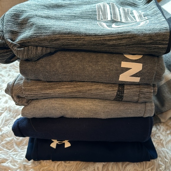 Boys size Large Used great condition about a size 12/ 14 since washed often - Picture 12 of 12